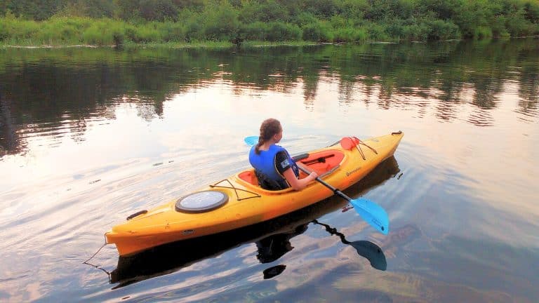 Kayaking Safety 101: The Do’s and Don’ts
