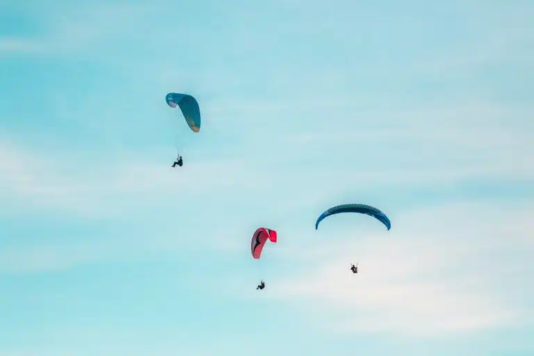 Joining the Paragliding Community: Clubs and Groups in the UK