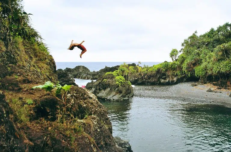Coasteering vs. Cliff Jumping: Understanding the Differences