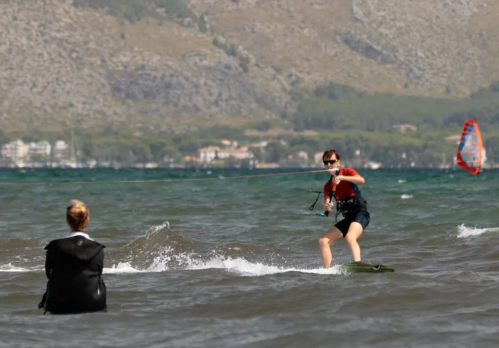 Refresher and Refinement Kitesurfing Course in Pollensa Bay, photo 5