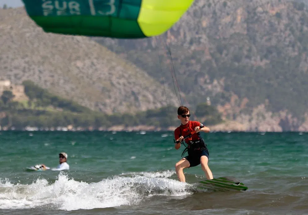 Refresher and Refinement Kitesurfing Course in Pollensa Bay, photo 2
