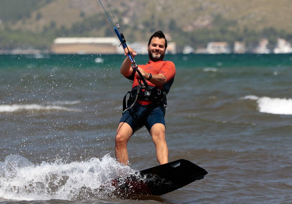 Refresher and Refinement Kitesurfing Course in Pollensa Bay gallery 4
